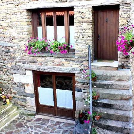 Aldea Rural A Cortina Apartamento 1 Holiday home Pepin